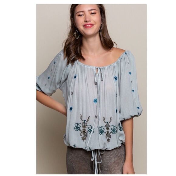 white Boho Floral Embroidered Woven Top - Picture 7 of 13